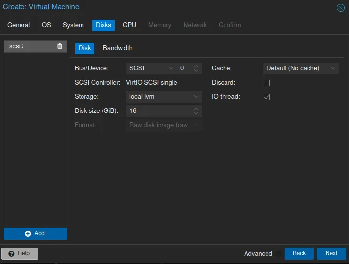 Onglet disques lors de la création d'une VM sous Proxmox